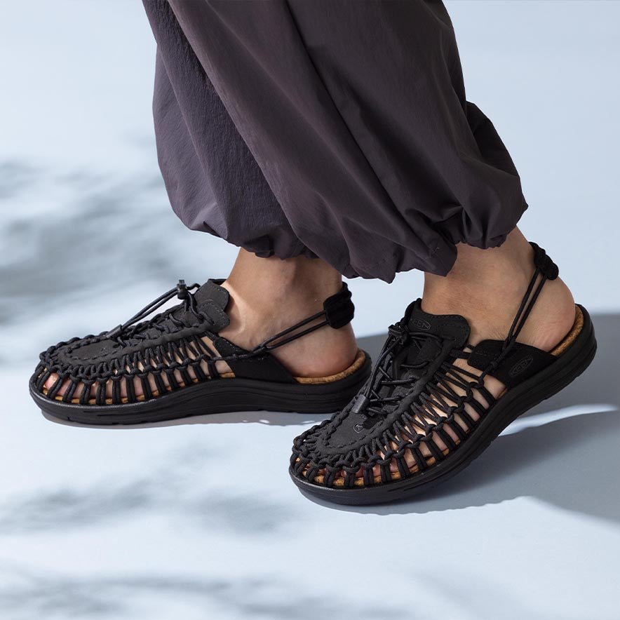 オールジェンダー ユニーク ツー コンバーチブル | Black/Black | KEEN