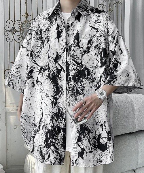 モノトーン総柄プリントオーバーサイズ半袖シャツ(NEZ)（Tシャツ