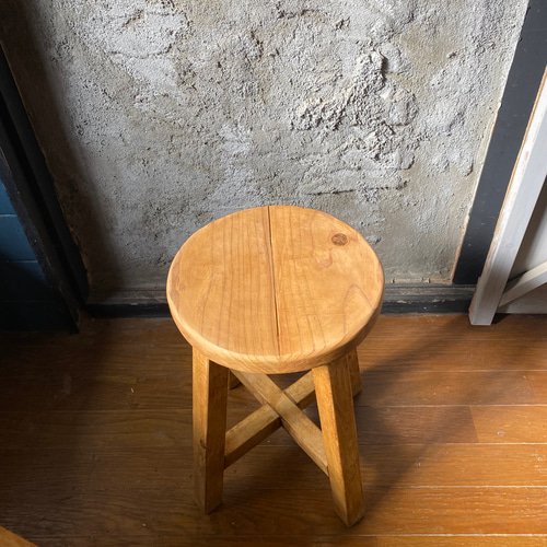 ㊗️1年で100脚以上売れたアンティークスツール】高さ42cm どこか昔