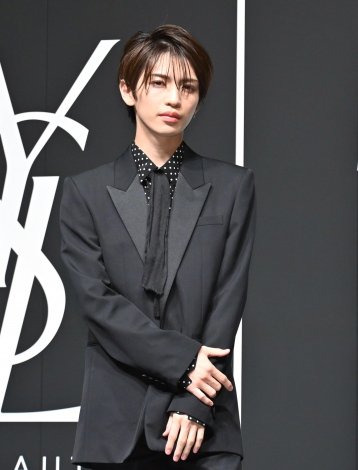 画像・写真 | 岩橋玄樹、衣装で大人の魅力を表現 報道陣の問いかけには