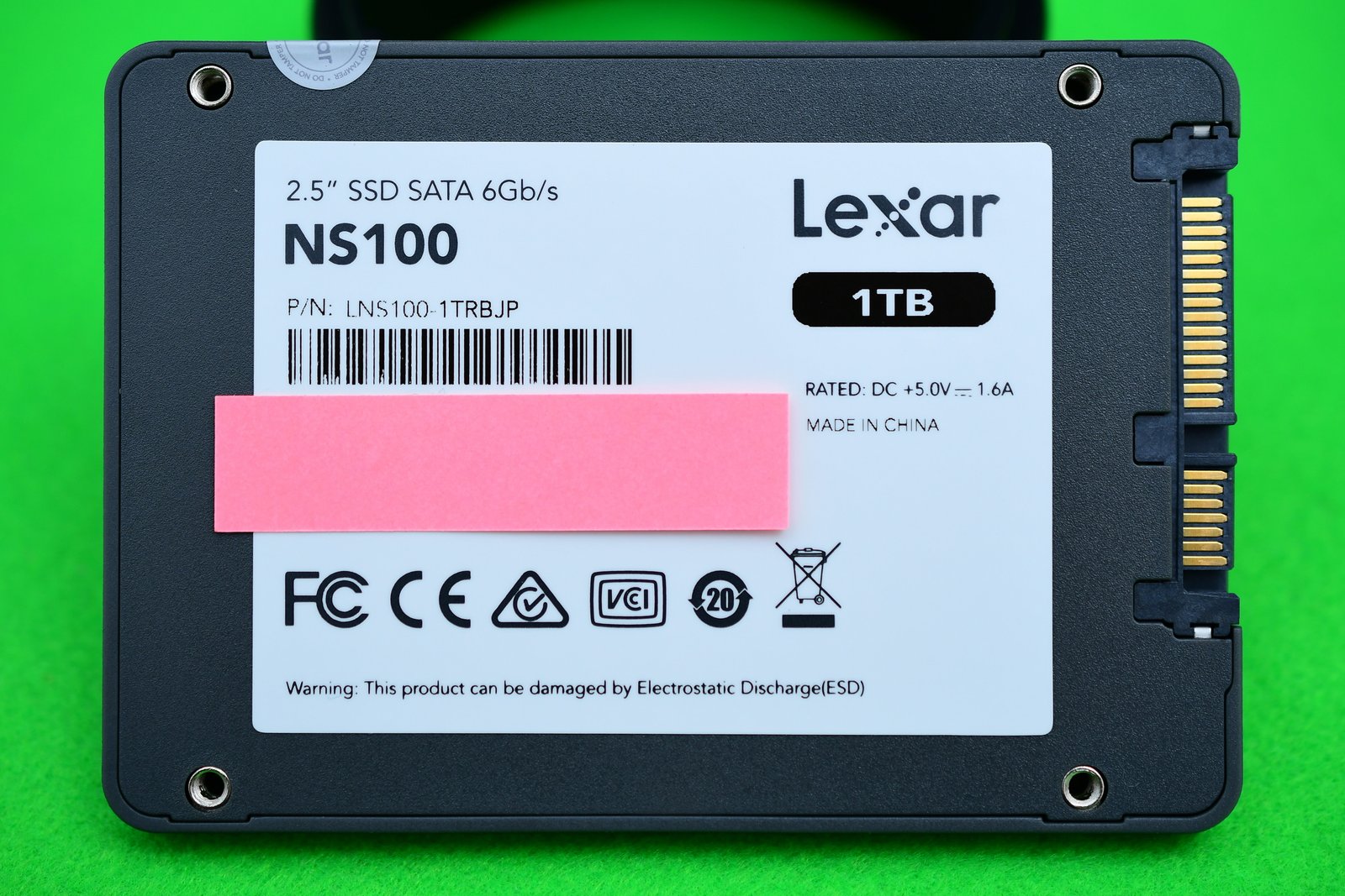 Lexar NS100 1TBのSSDをテスト、分解してみた。 - まず分解。