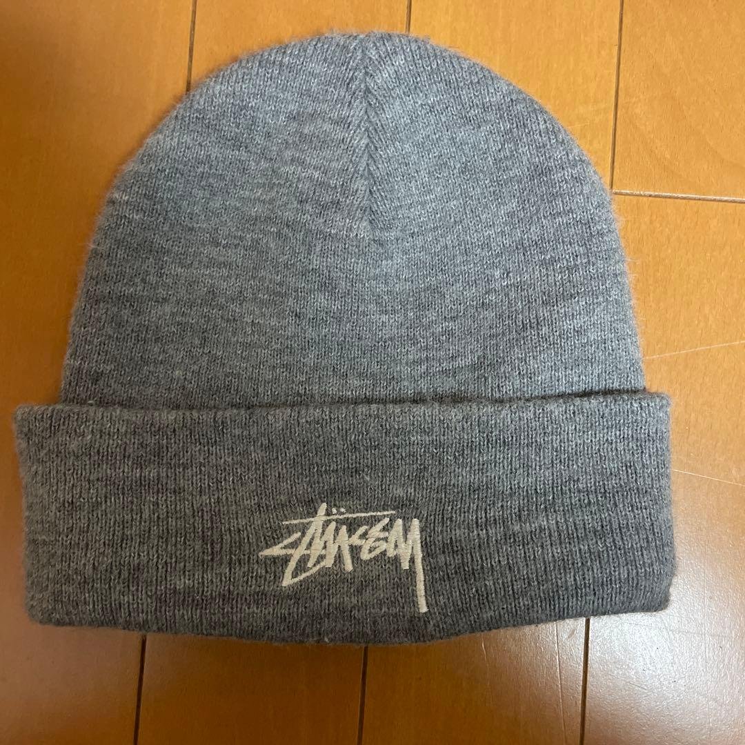 Stussy ニット帽 グレー - メルカリ